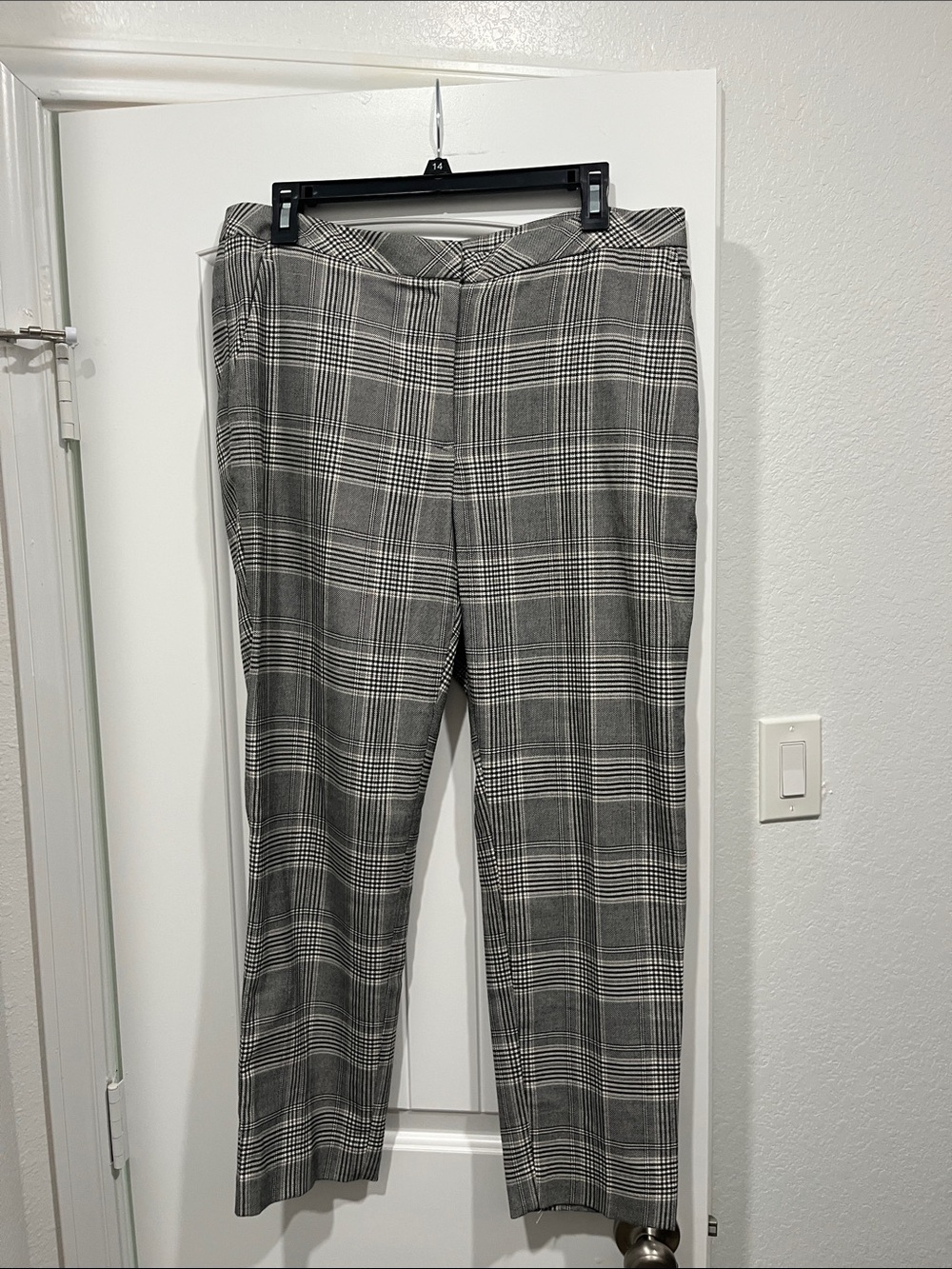 H&M Gray Plaid Cropped Dress Pants